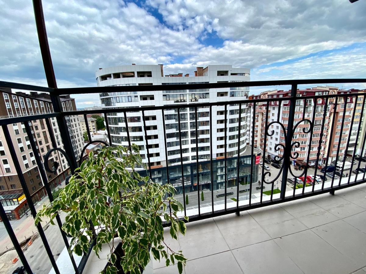 Belvederska Apartment 2 イヴァーノ＝フランキーウシク エクステリア 写真